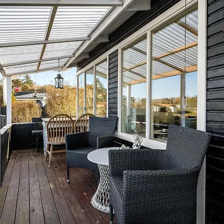 Gorgeous In With Kitchen Holiday home