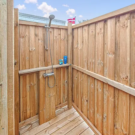 1 Bedroom Lovely In Prázdninový dům Logstor