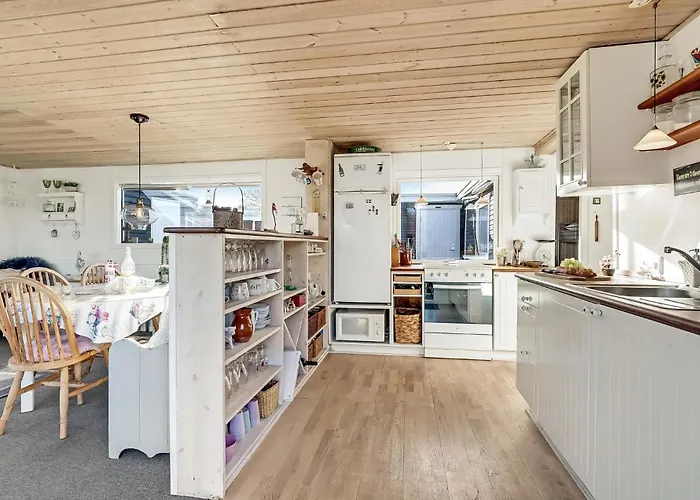 Дом отдыха 1 Bedroom Lovely In *