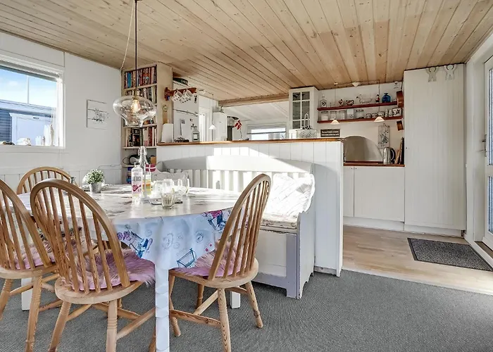 Дом отдыха 1 Bedroom Lovely In Logstor