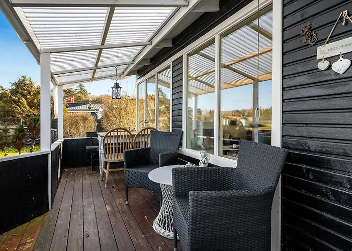 1 Bedroom Lovely In Дом отдыха